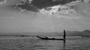 Pêcheur - Lac Inlé - Birmanie #Pêcheur #Birmanie #LacInle