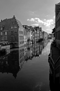 Gand - Water reflect  